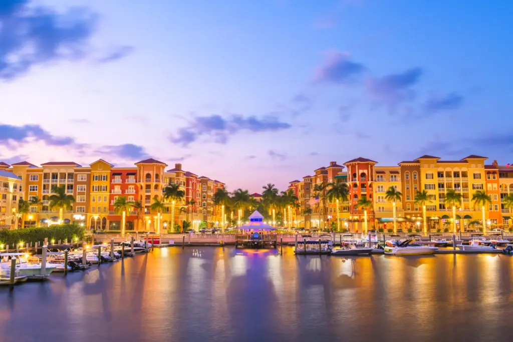 Naples, Florida, Hafen uns Strand